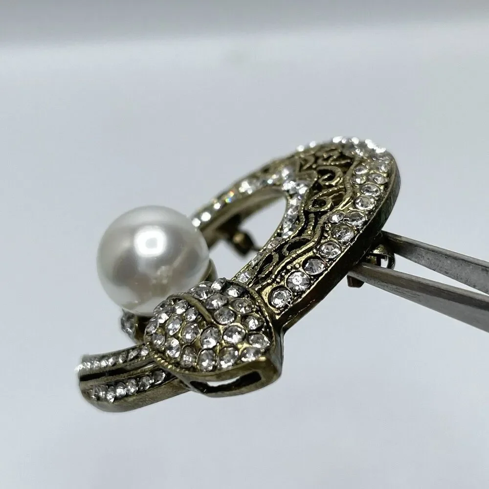 Gold Tone Faux Pearl White Rhinestone Round Brooch Pin Pendant Statement